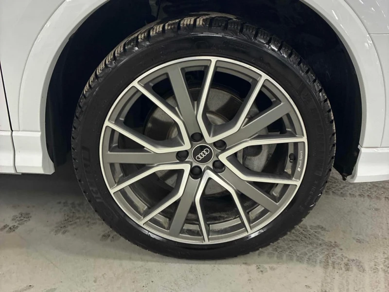 Audi Q3 Progressiv  CARFAX, снимка 7 - Автомобили и джипове - 53307222