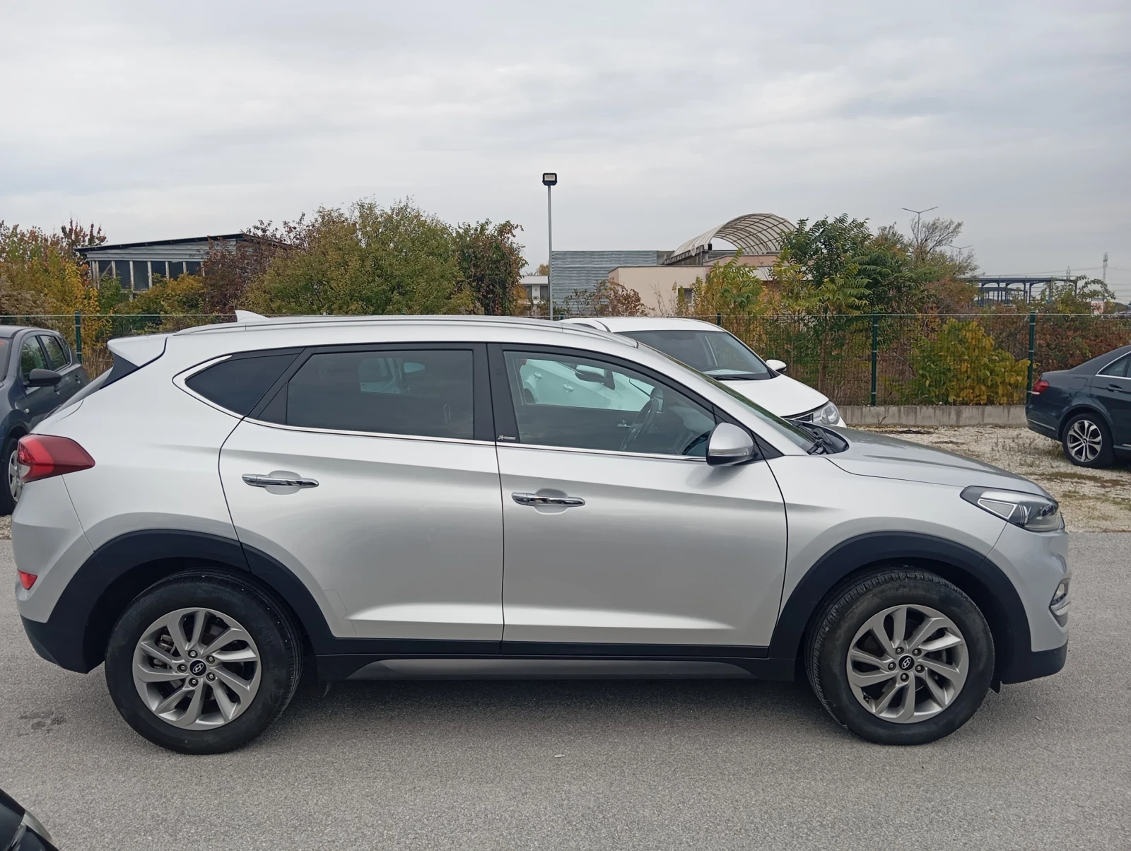Hyundai Tucson 2.0 дизел 4/4 - изображение 2