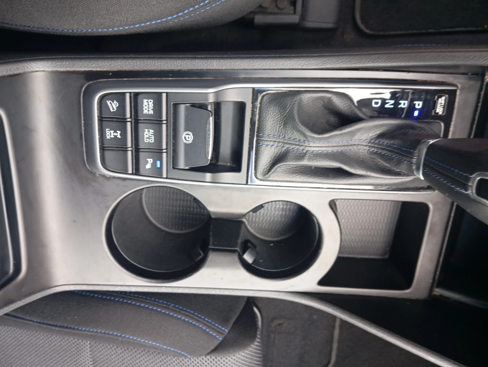 Hyundai Tucson 2.0 дизел 4/4 - изображение 5