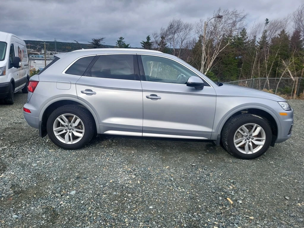 Audi Q5 * Komfort * CARFAX * БЕЗ ПЪРВОНАЧАЛНА ВНОСКА - изображение 3