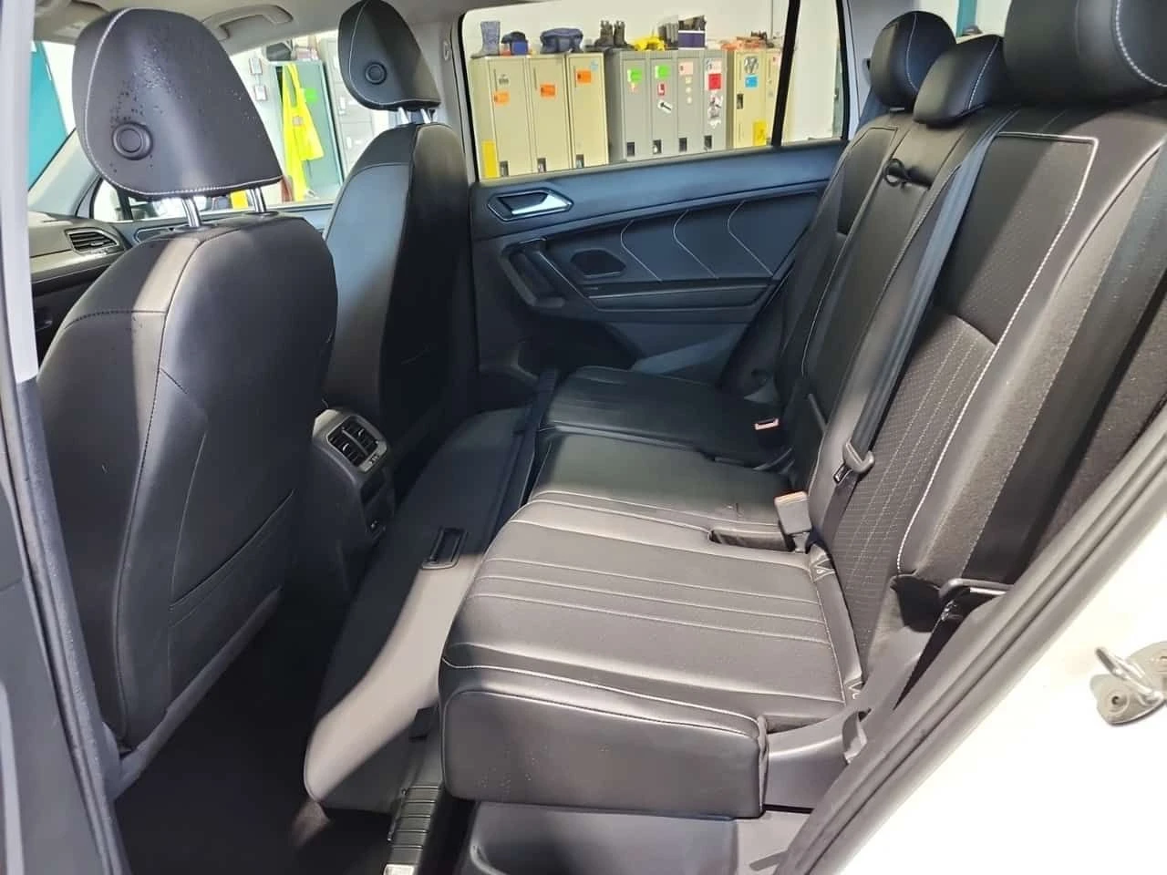 VW Tiguan  COMFORTLINE * PANORAMA* ПОДГРЕВИ* 2 КЛЮЧА* CARFAX, снимка 11 - Автомобили и джипове - 53734652