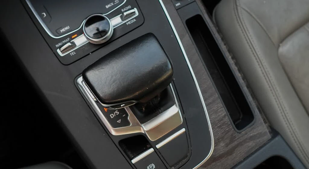 Audi Q5 2.0 TFSI quattro Technik АвтоКредит  (ЦЕНА ДО БГ), снимка 6 - Автомобили и джипове - 54197185