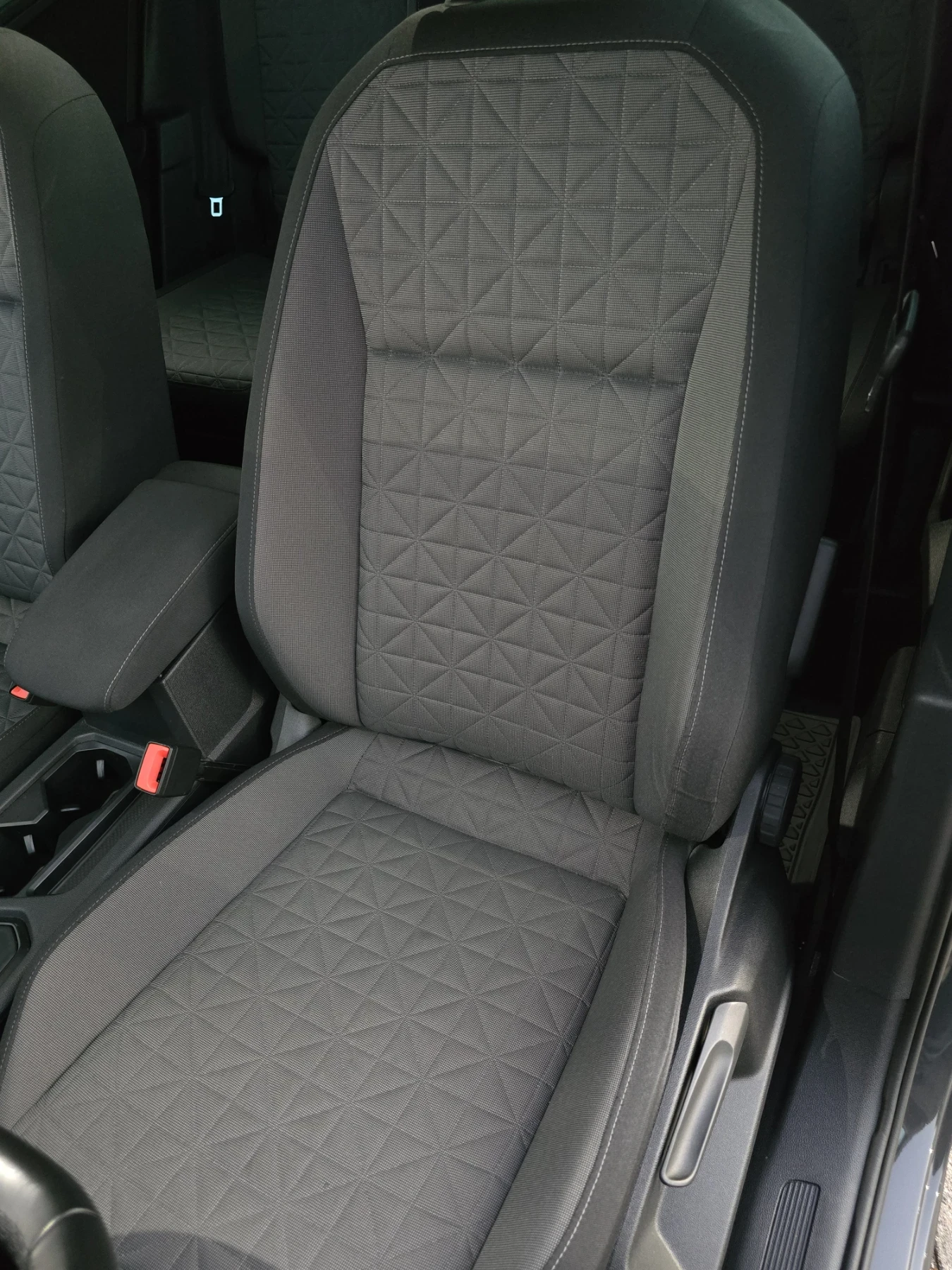 VW Tiguan, снимка 7 - Автомобили и джипове - 54370885