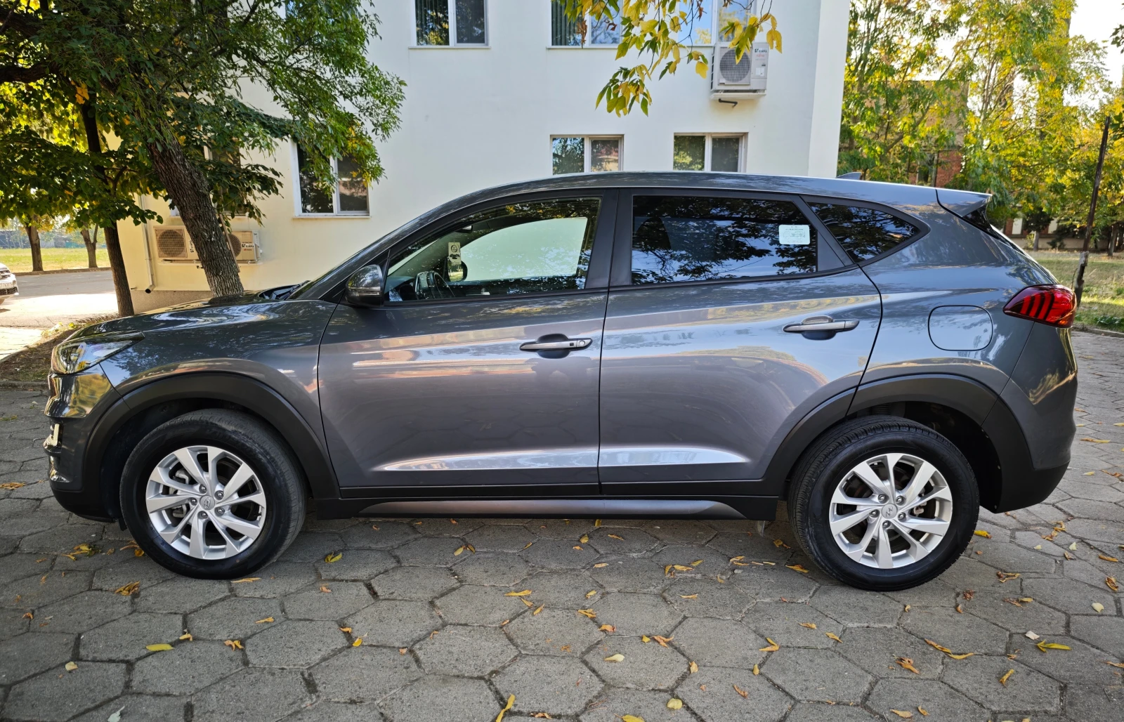 Hyundai Tucson 2.0 4x4, снимка 3 - Автомобили и джипове - 56194631