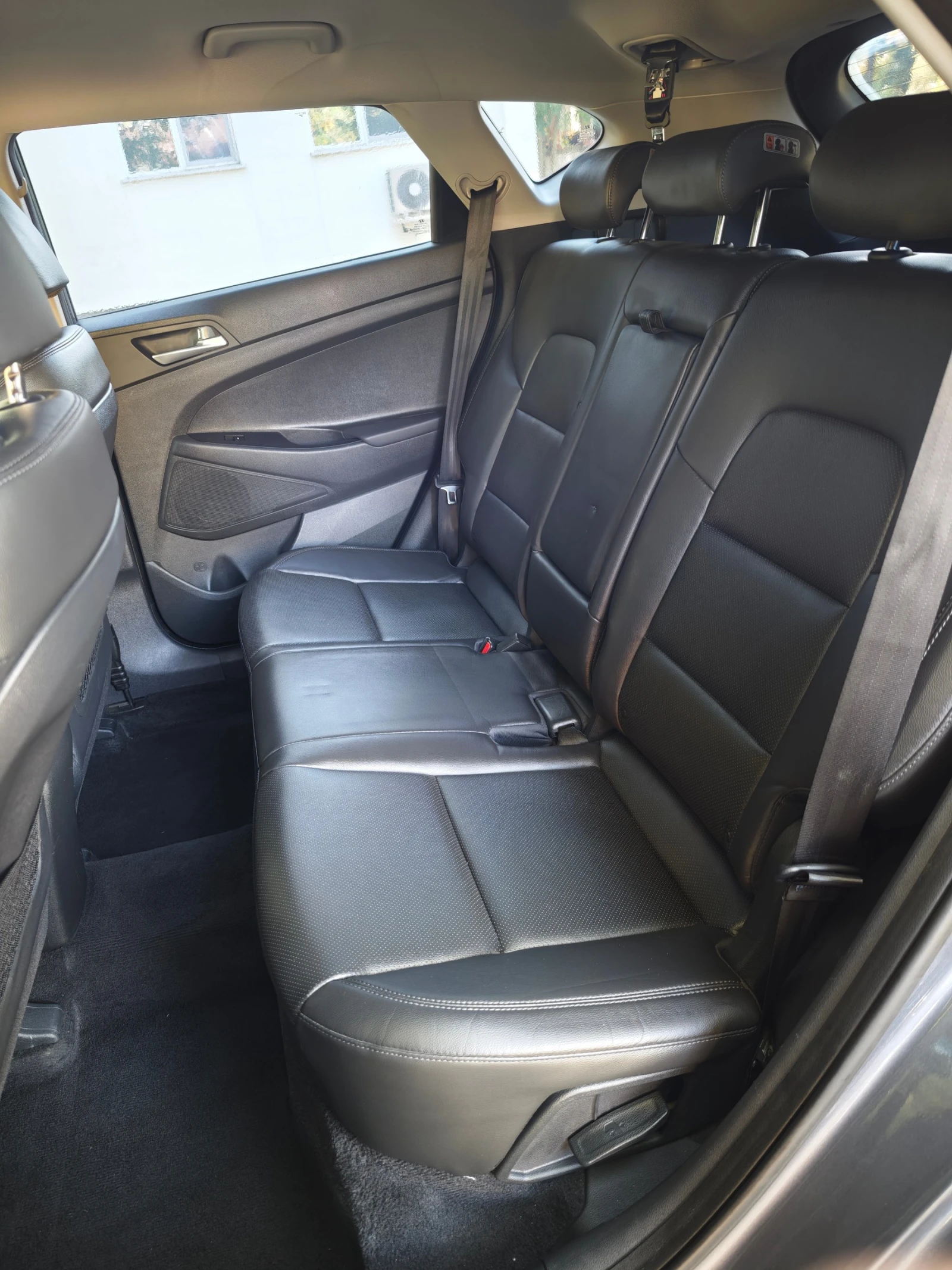 Hyundai Tucson 2.0 4x4, снимка 17 - Автомобили и джипове - 56194631