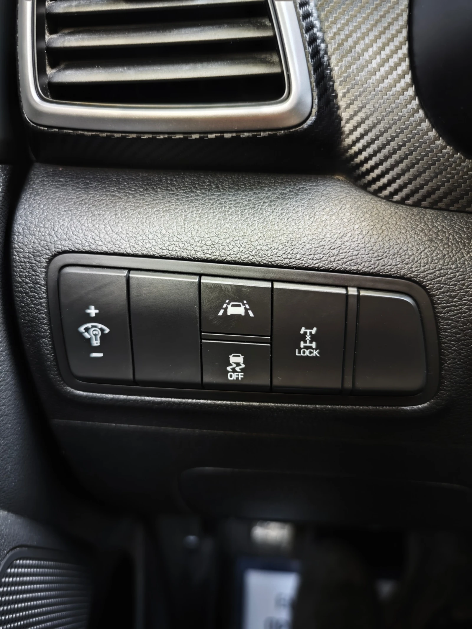 Hyundai Tucson 2.0 4x4, снимка 15 - Автомобили и джипове - 56194631