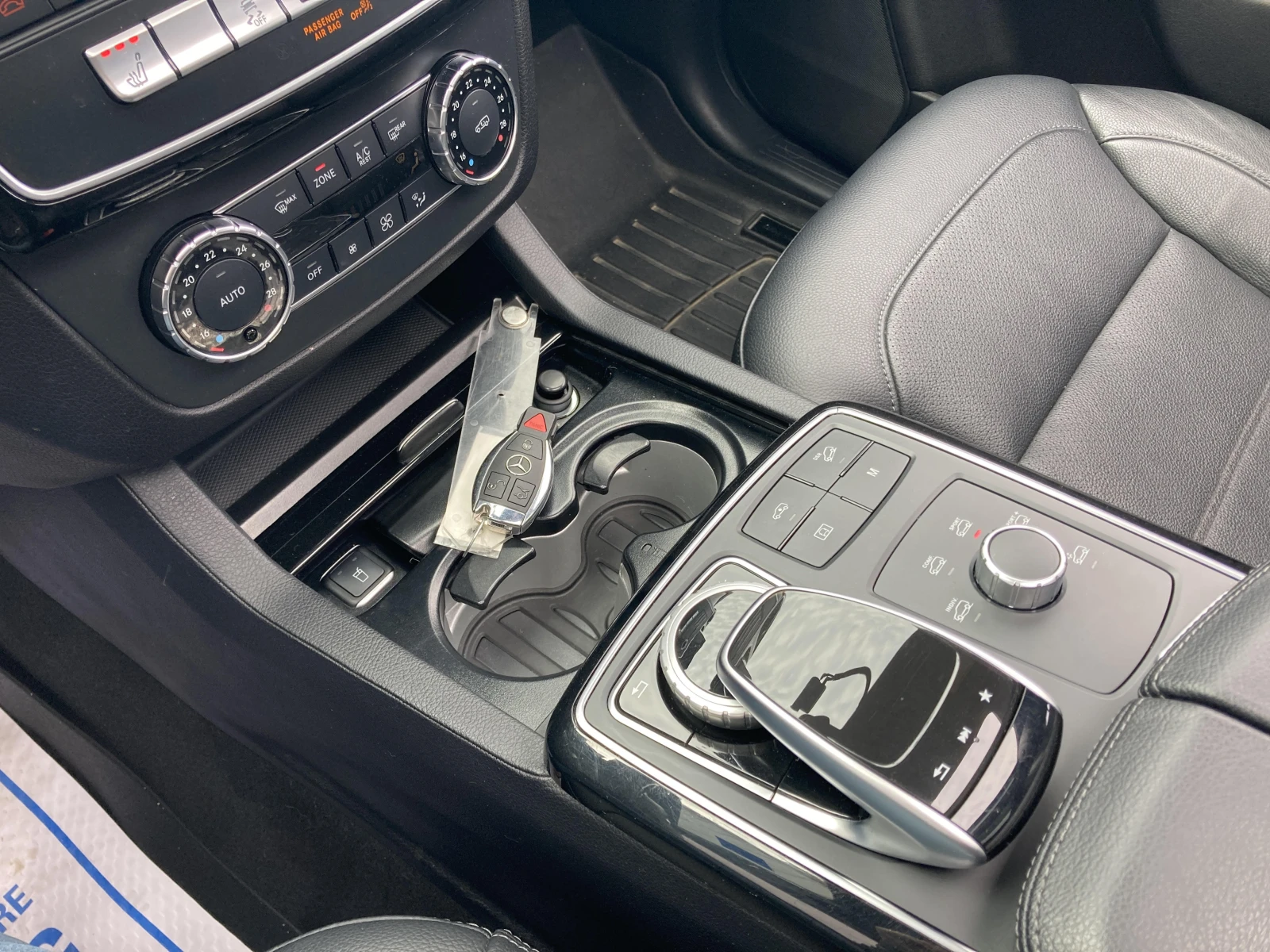 Mercedes-Benz GLE 43 AMG * CARFAX * ОПЦИЯ ЗА ФИНАНСИРАНЕ, снимка 11 - Автомобили и джипове - 56062774