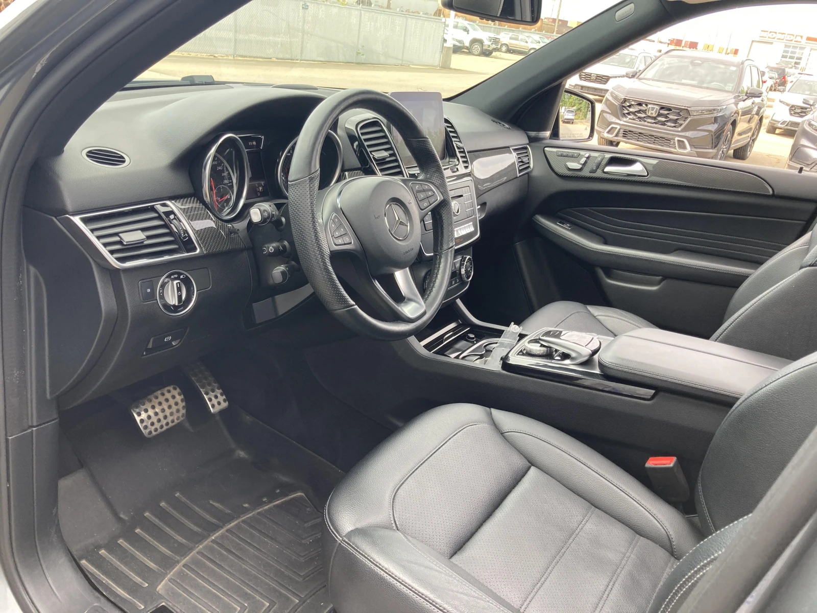 Mercedes-Benz GLE 43 AMG * CARFAX * ОПЦИЯ ЗА ФИНАНСИРАНЕ, снимка 5 - Автомобили и джипове - 56062774