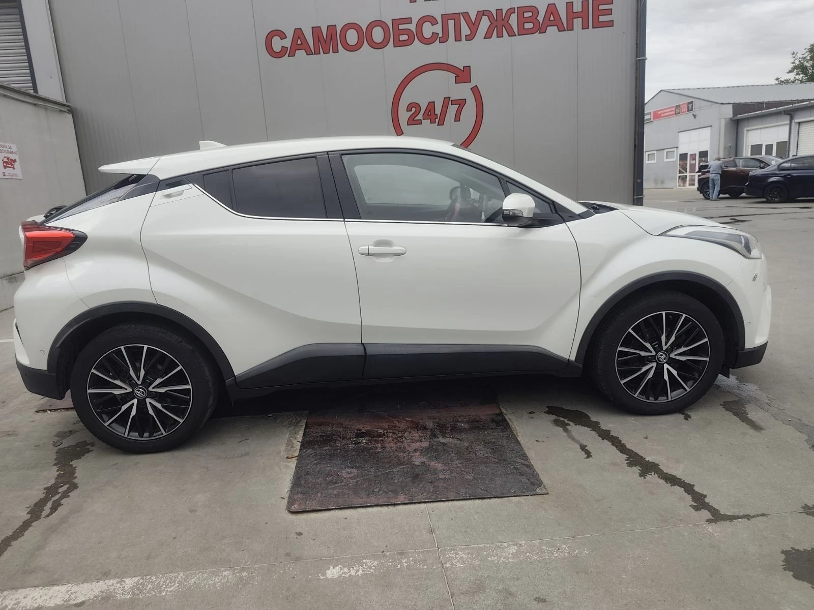 Toyota C-HR, снимка 4 - Автомобили и джипове - 56254735