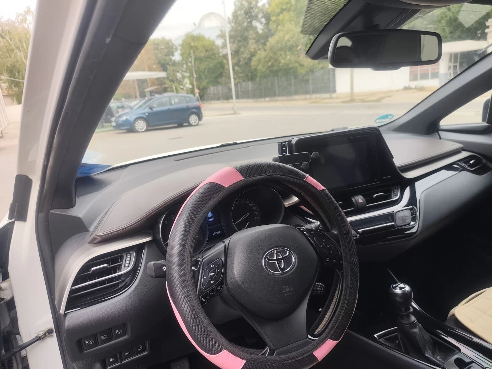 Toyota C-HR, снимка 12 - Автомобили и джипове - 56254735