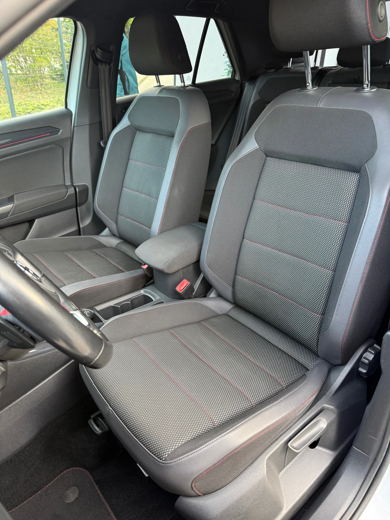 VW T-Roc 2.0 4x4 150к.с автоматик, снимка 9 - Автомобили и джипове - 56324480