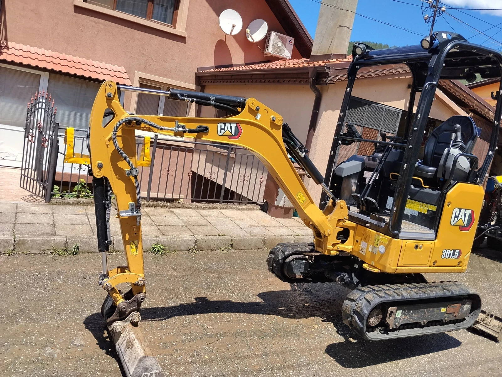 ����� Cat 301.5 | Mobile.bg � ����������� 5