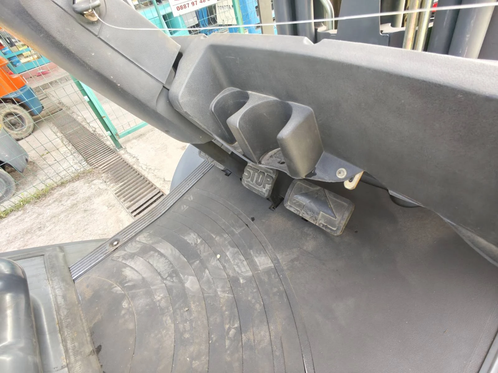 Мотокар Linde H35  1, 9  VW ДВИГАТЕЛ, снимка 8 - Индустриална техника - 54224946