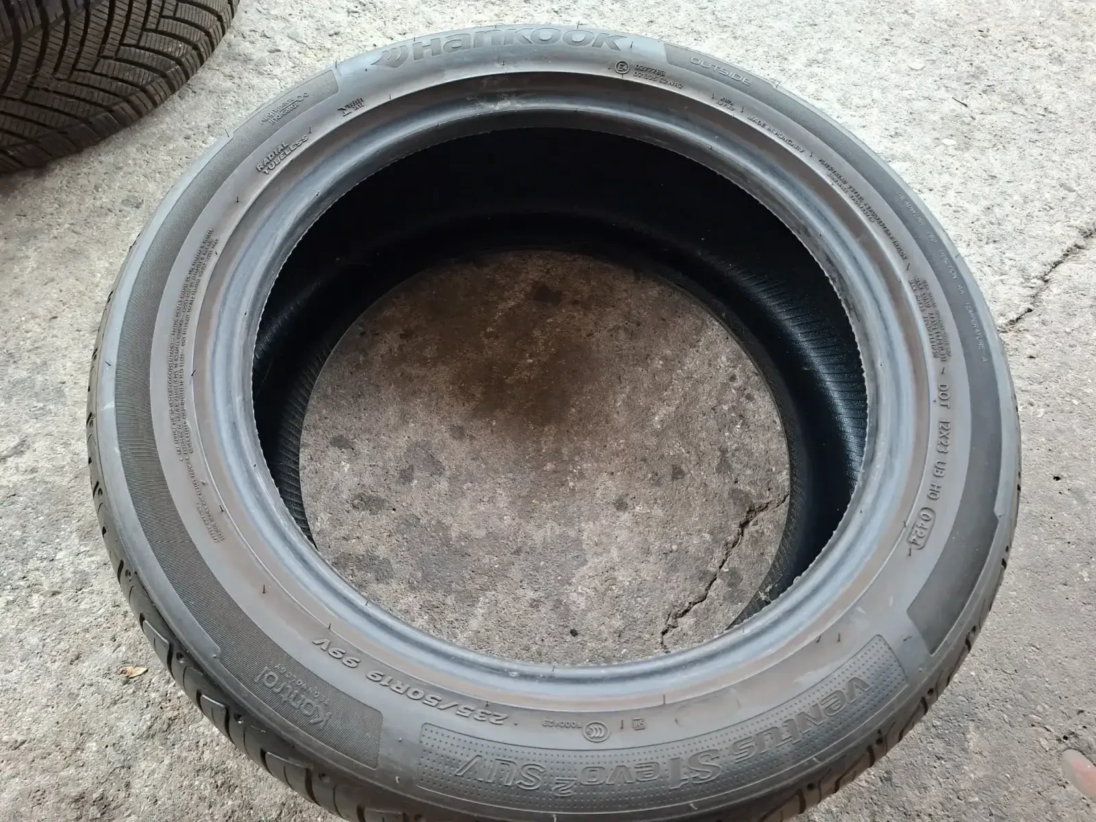 Гуми Летни 235/50R19, снимка 7 - Гуми и джанти - 55657018