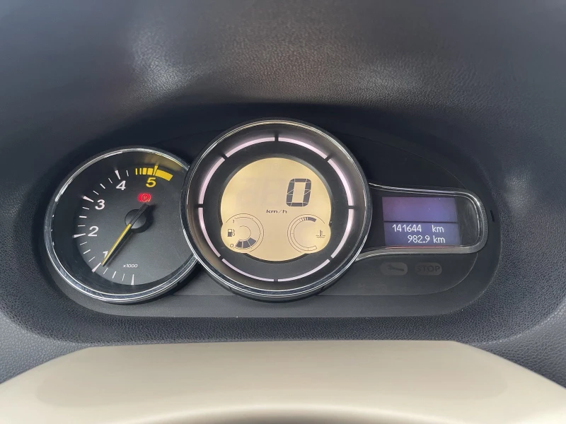 Renault Megane 1.9 DCI Coupe Privilege Кожа Подгрев Keyless, снимка 13 - Автомобили и джипове - 47469311