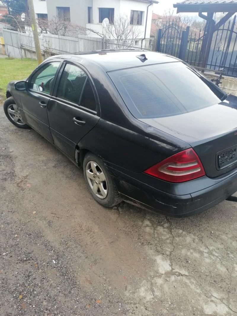 Mercedes-Benz C 220 2, 2cdi 143k.c.на части или цял, снимка 2 - Автомобили и джипове - 48215599