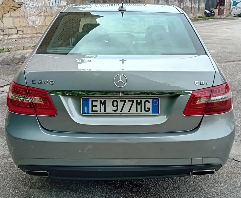 Mercedes-Benz E 220 Avangarde AMG 7 G tronic Bi Turbo, снимка 11 - Автомобили и джипове - 48719826