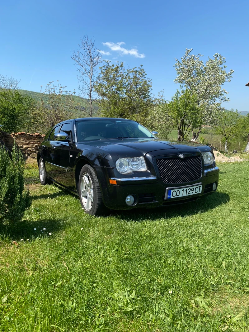 Chrysler 300c, снимка 1 - Автомобили и джипове - 48745188