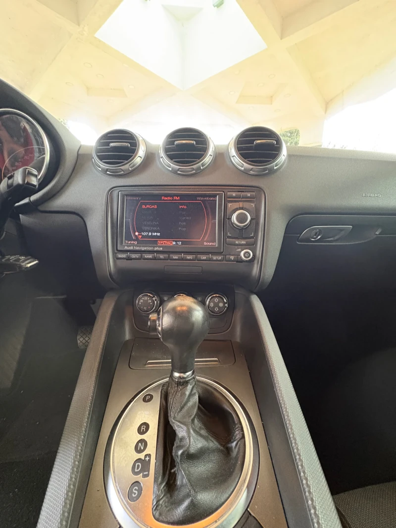 Audi Tt 2.0 TFSI АВТОМАТ/НАВИ/Обслужена/ПРОМО ЦЕНА, снимка 7 - Автомобили и джипове - 52487472