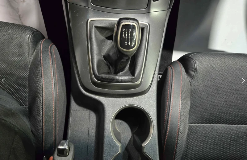 Hyundai Genesis Coupe 3.8 Spec R, снимка 13 - Автомобили и джипове - 52651429