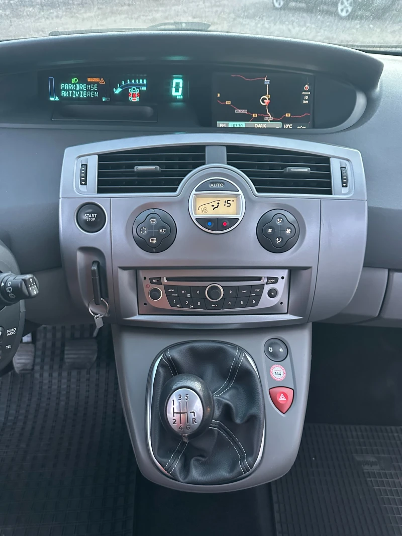 Renault Scenic 2.0I 133kc NAVI, снимка 12 - Автомобили и джипове - 52850937
