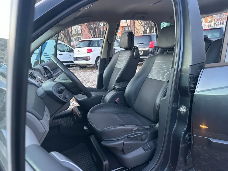 Renault Scenic 2.0I 133kc NAVI, снимка 9 - Автомобили и джипове - 52850937