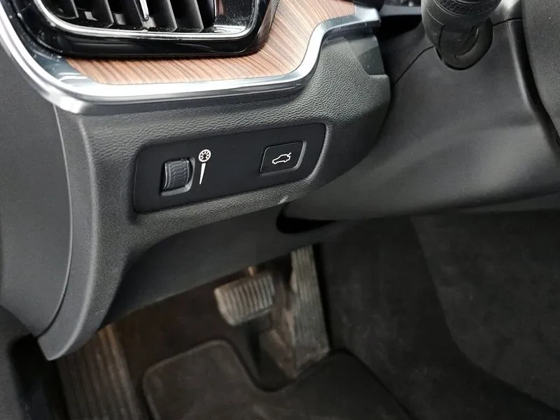 Volvo S60 T5 MOMENTUM, снимка 15 - Автомобили и джипове - 55294311