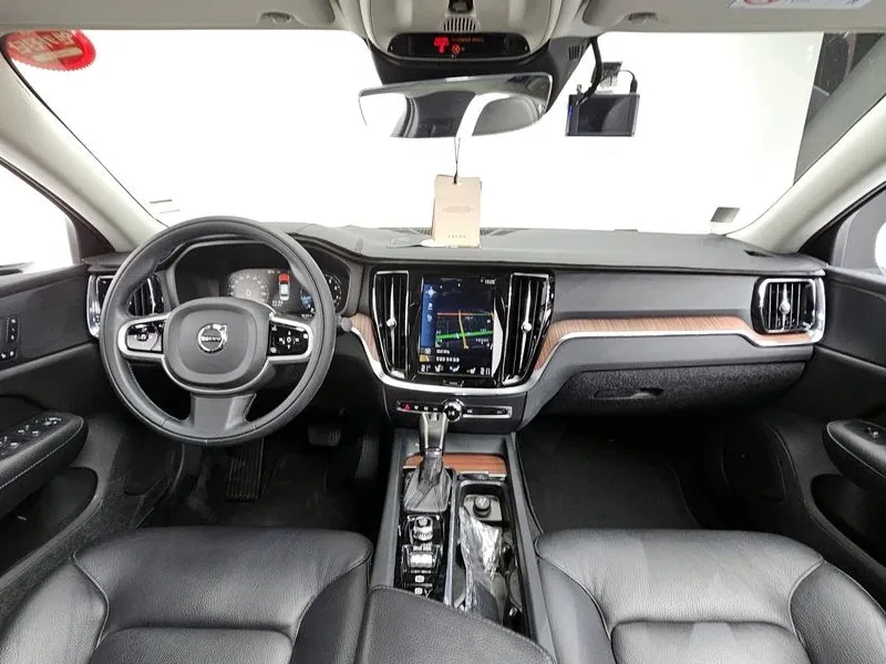 Volvo S60 T5 MOMENTUM, снимка 7 - Автомобили и джипове - 55294311