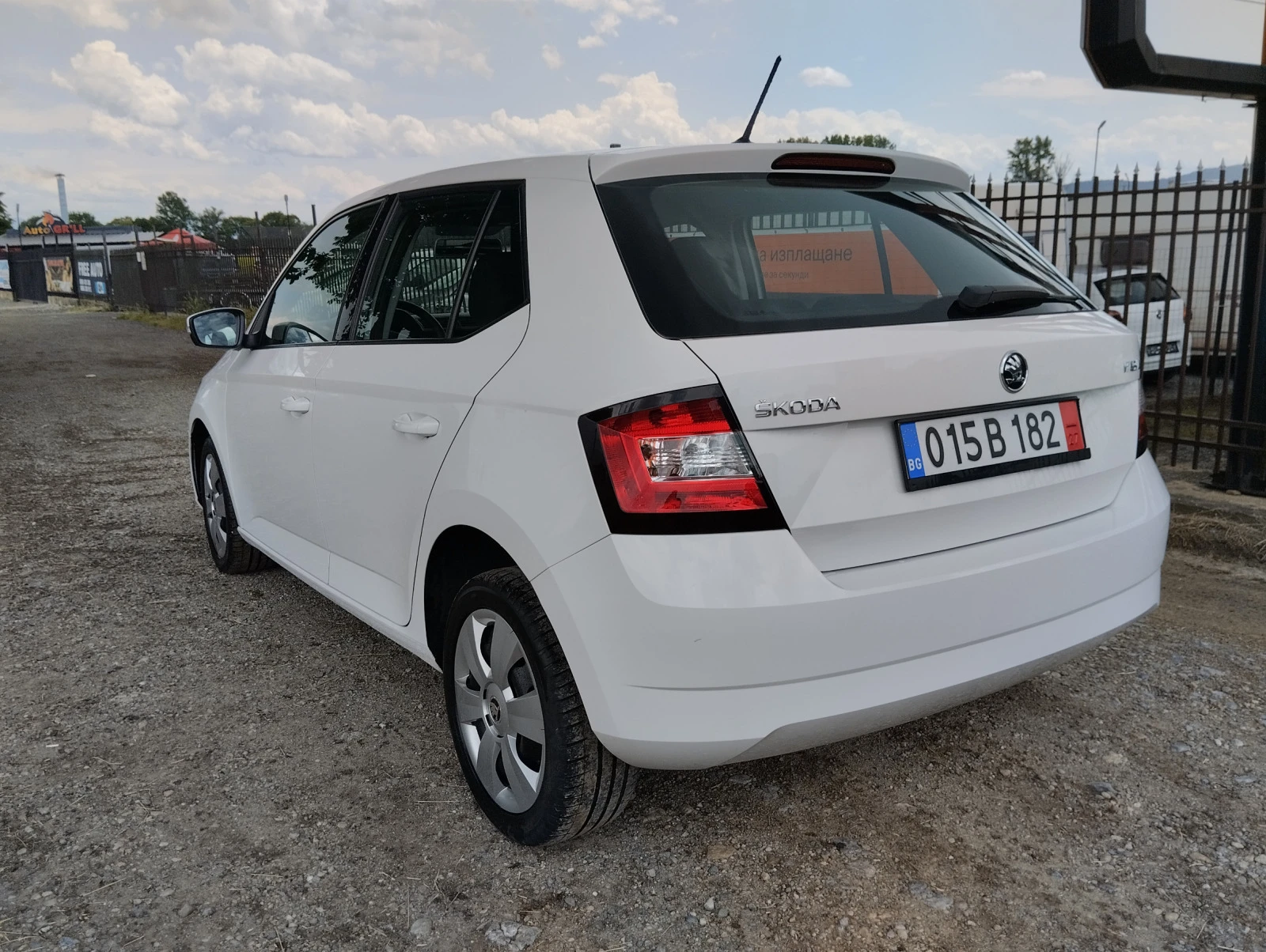 Skoda Fabia 1.0 MPI БЕНЗИН - изображение 6