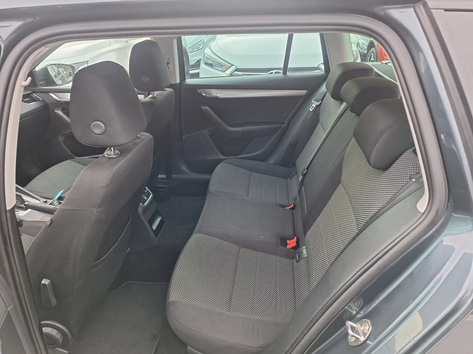 Skoda Octavia 2.0 TDI  AVTO  - изображение 9