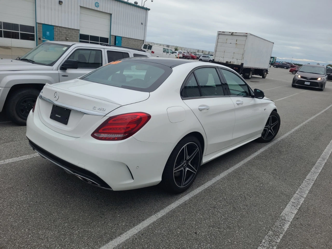 Mercedes-Benz C 43 AMG * CARFAX * АВТО КРЕДИТ * ЦЕНА ДО БГ! - изображение 4
