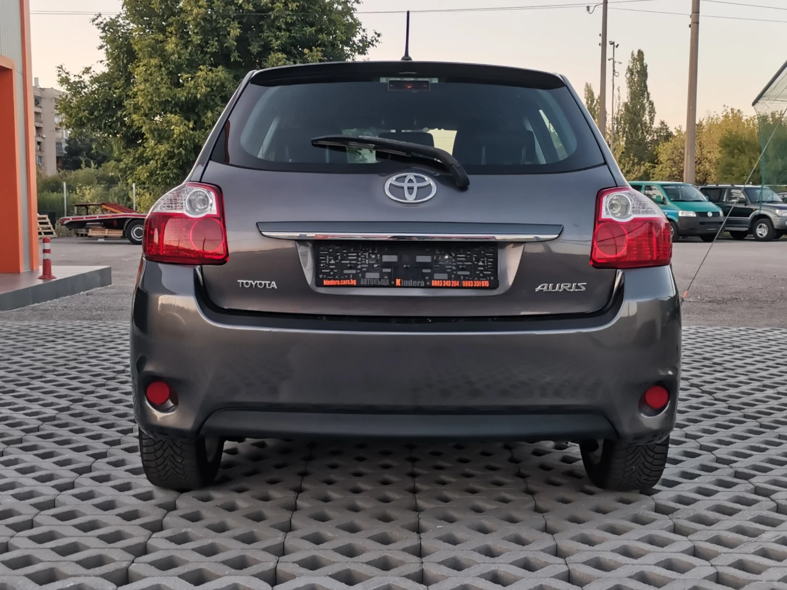 Toyota Auris 1.3i FaceLift EURO-5 - изображение 4