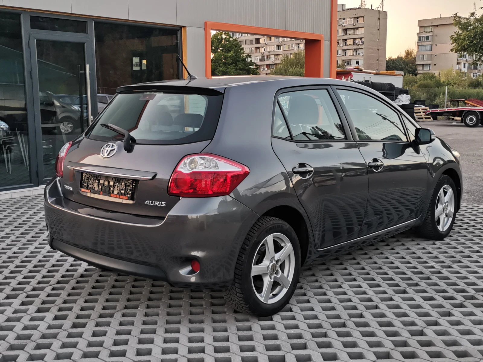 Toyota Auris 1.3i FaceLift EURO-5 - изображение 5
