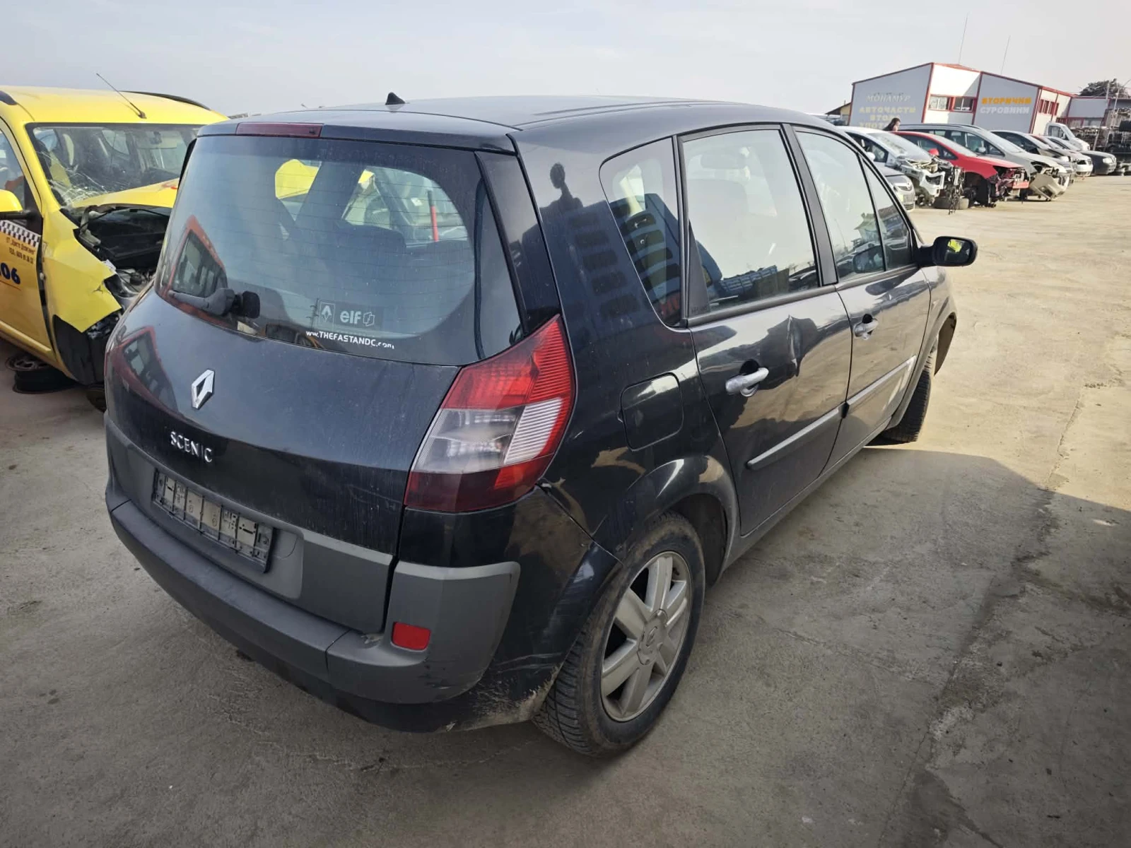 Renault Scenic 1.9 dCi, снимка 4 - Автомобили и джипове - 53821387