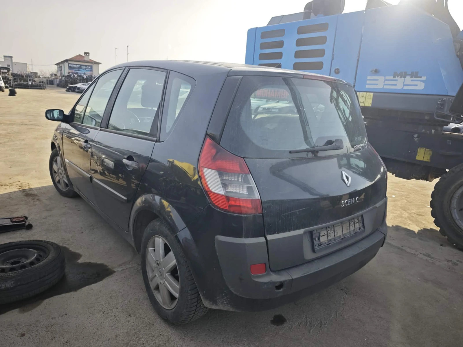 Renault Scenic 1.9 dCi, снимка 3 - Автомобили и джипове - 53821387