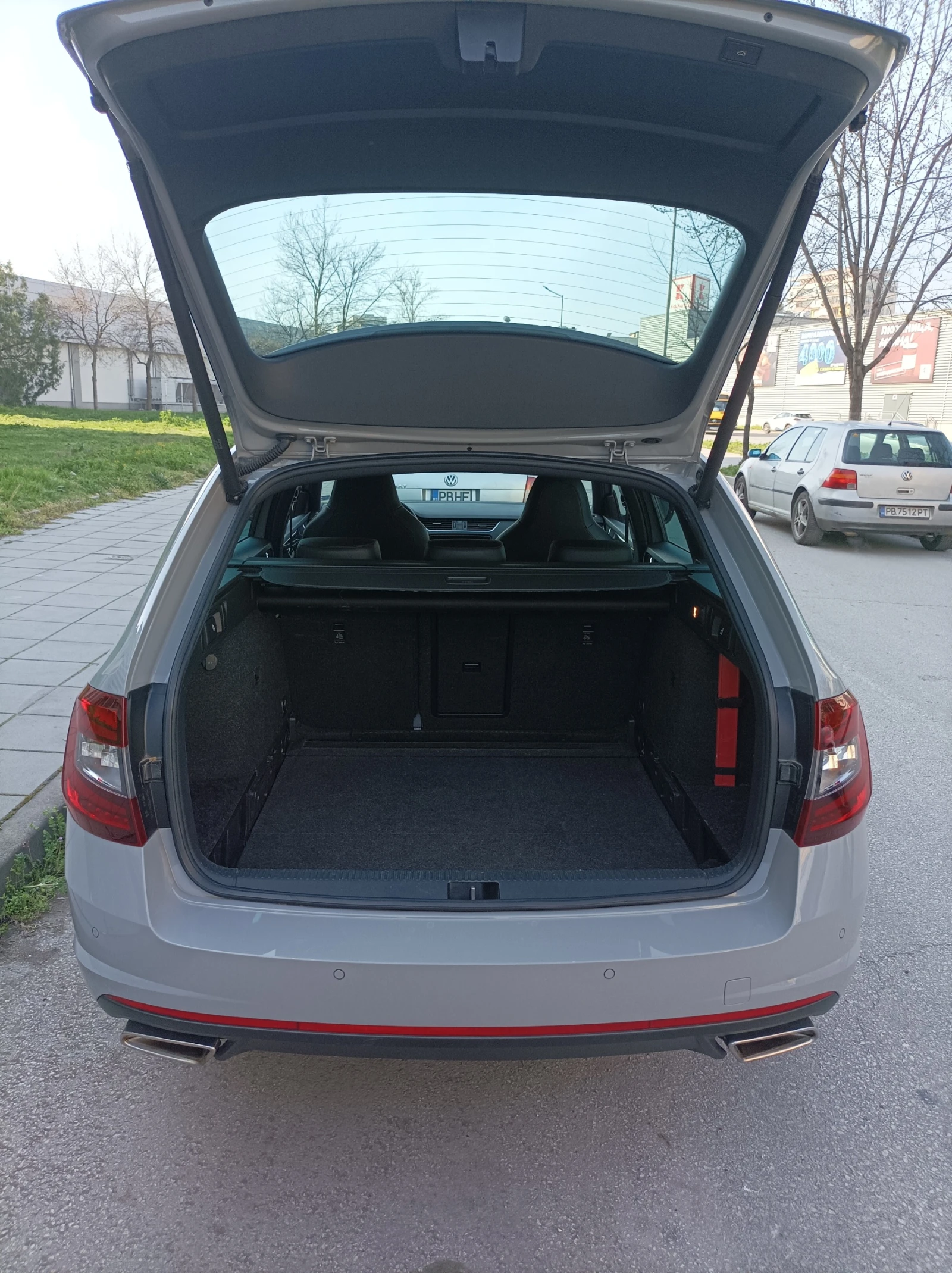 Skoda Octavia VRS, снимка 15 - Автомобили и джипове - 54090619
