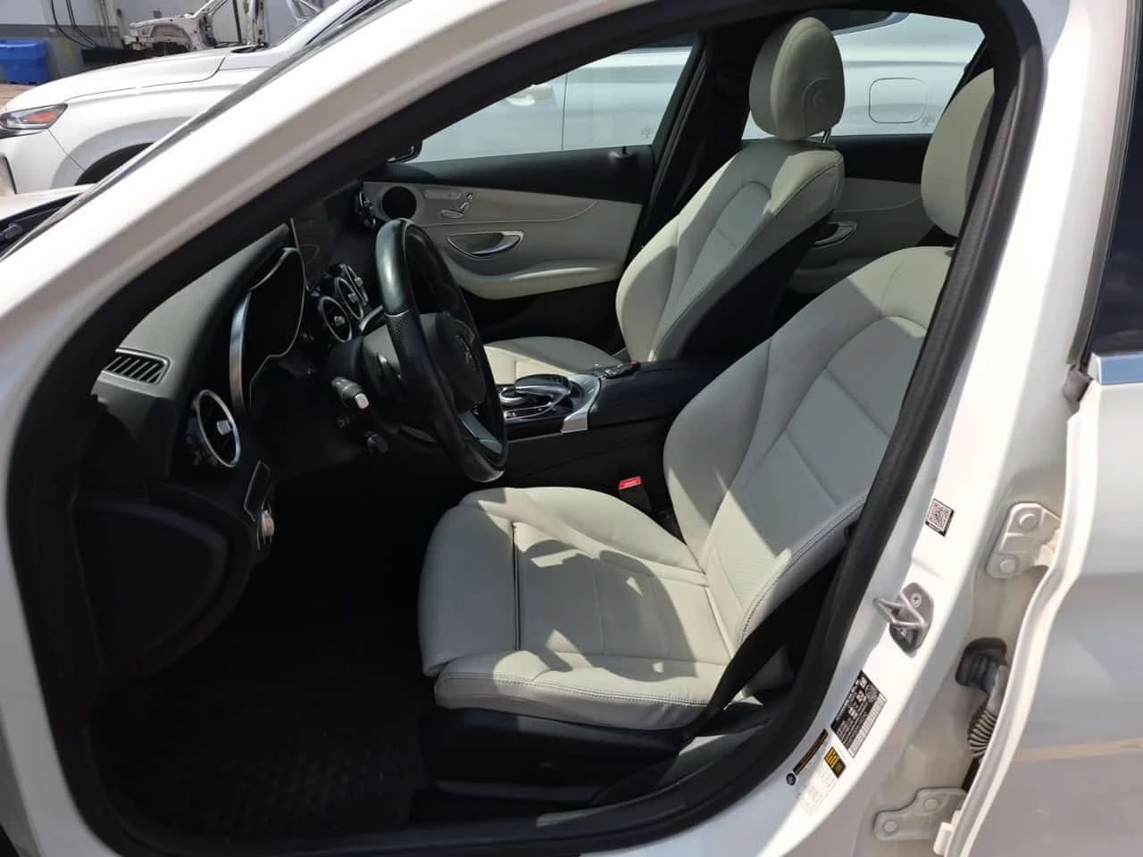 Mercedes-Benz C 300 * CARFAX * ЦЕНА ДО БГ, снимка 5 - Автомобили и джипове - 55616060