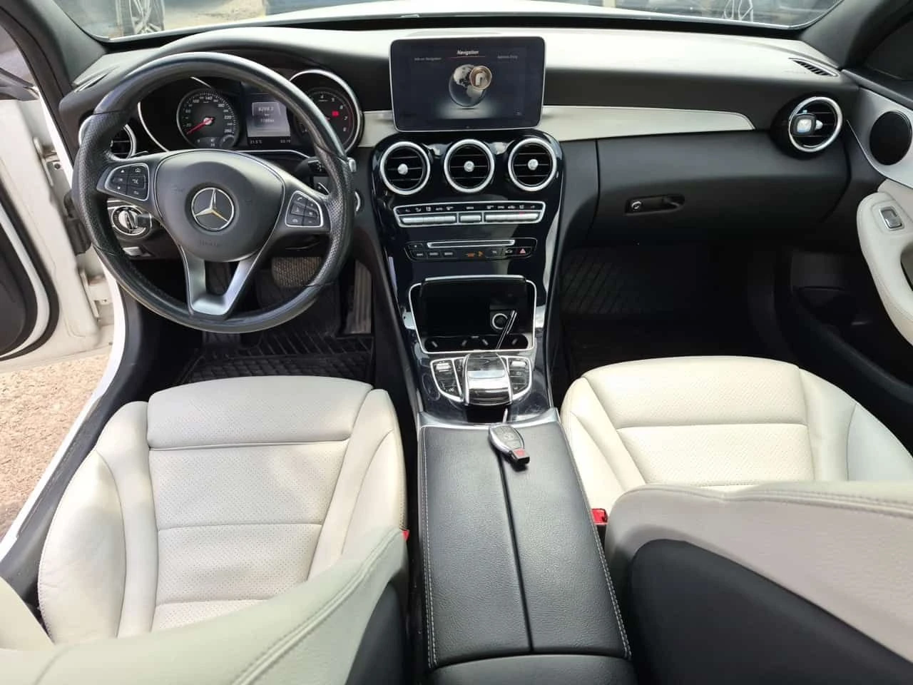 Mercedes-Benz C 300 * CARFAX * ЦЕНА ДО БГ, снимка 10 - Автомобили и джипове - 55616060