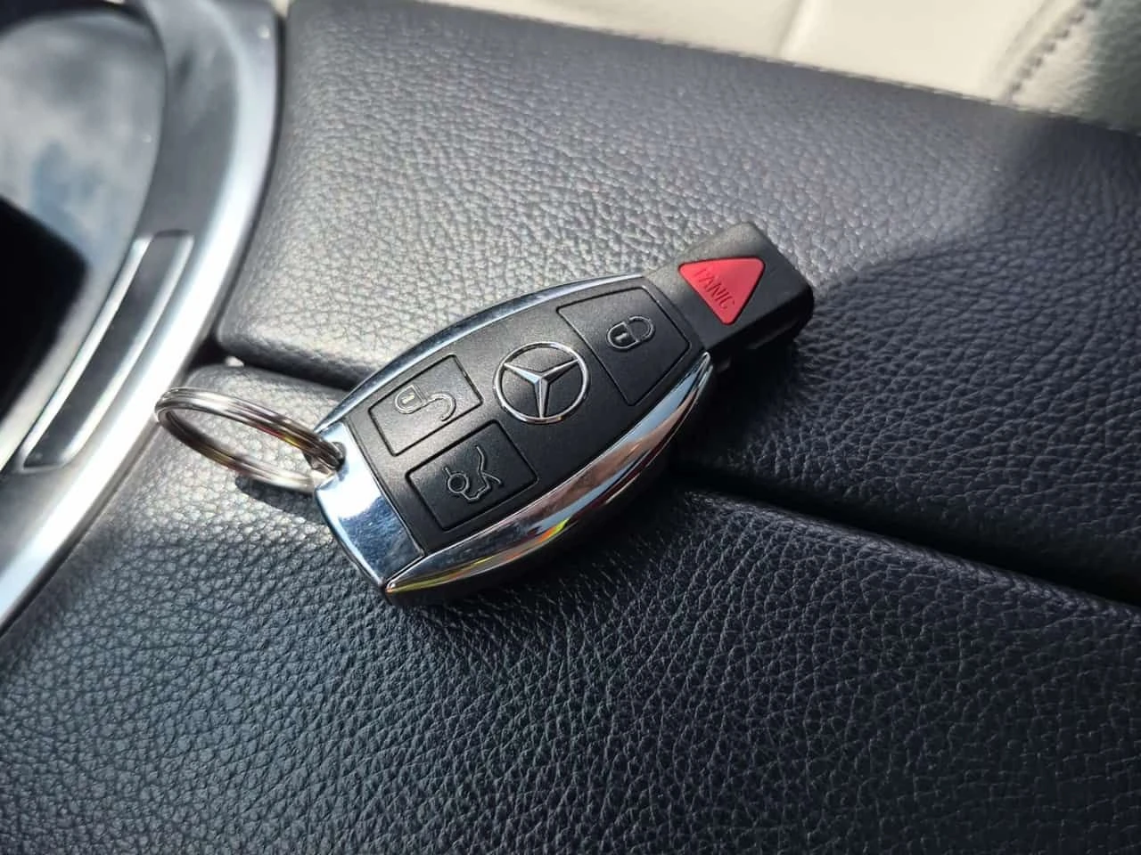 Mercedes-Benz C 300 * CARFAX * ЦЕНА ДО БГ, снимка 8 - Автомобили и джипове - 55616060