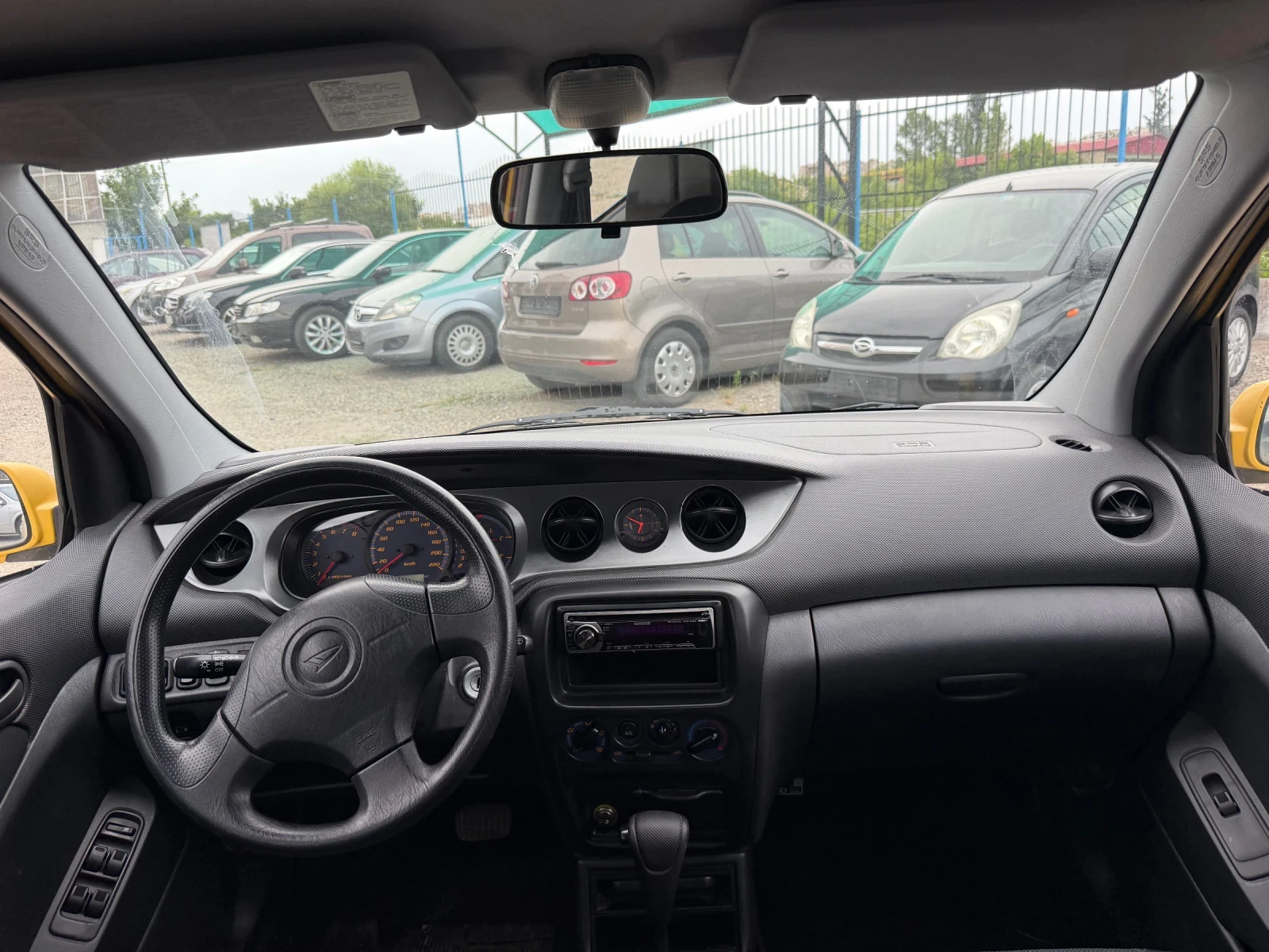 Daihatsu Yrv YRV 1.3 Limited, снимка 10 - Автомобили и джипове - 55629730