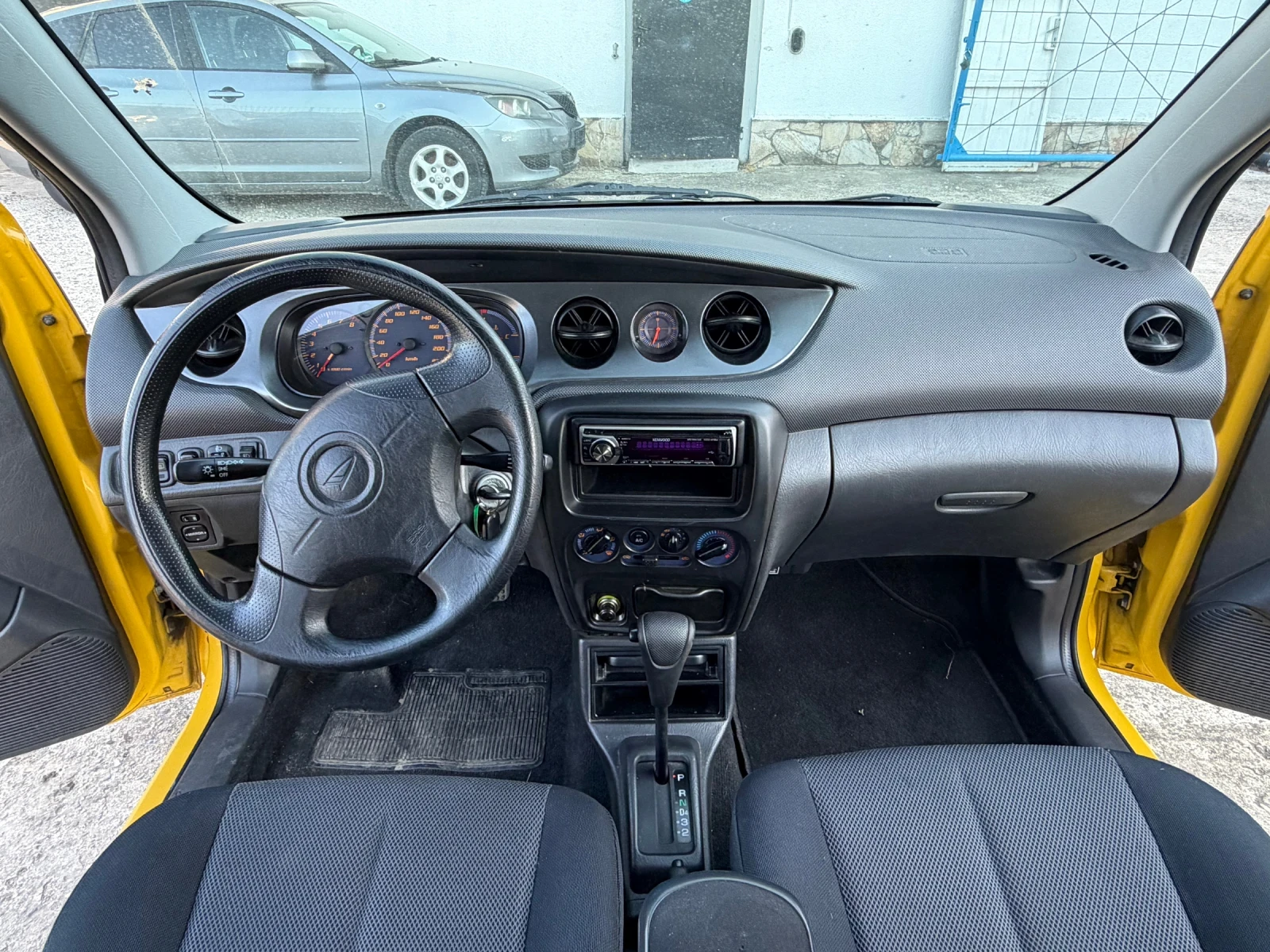 Daihatsu Yrv YRV 1.3 Limited, снимка 5 - Автомобили и джипове - 55629730