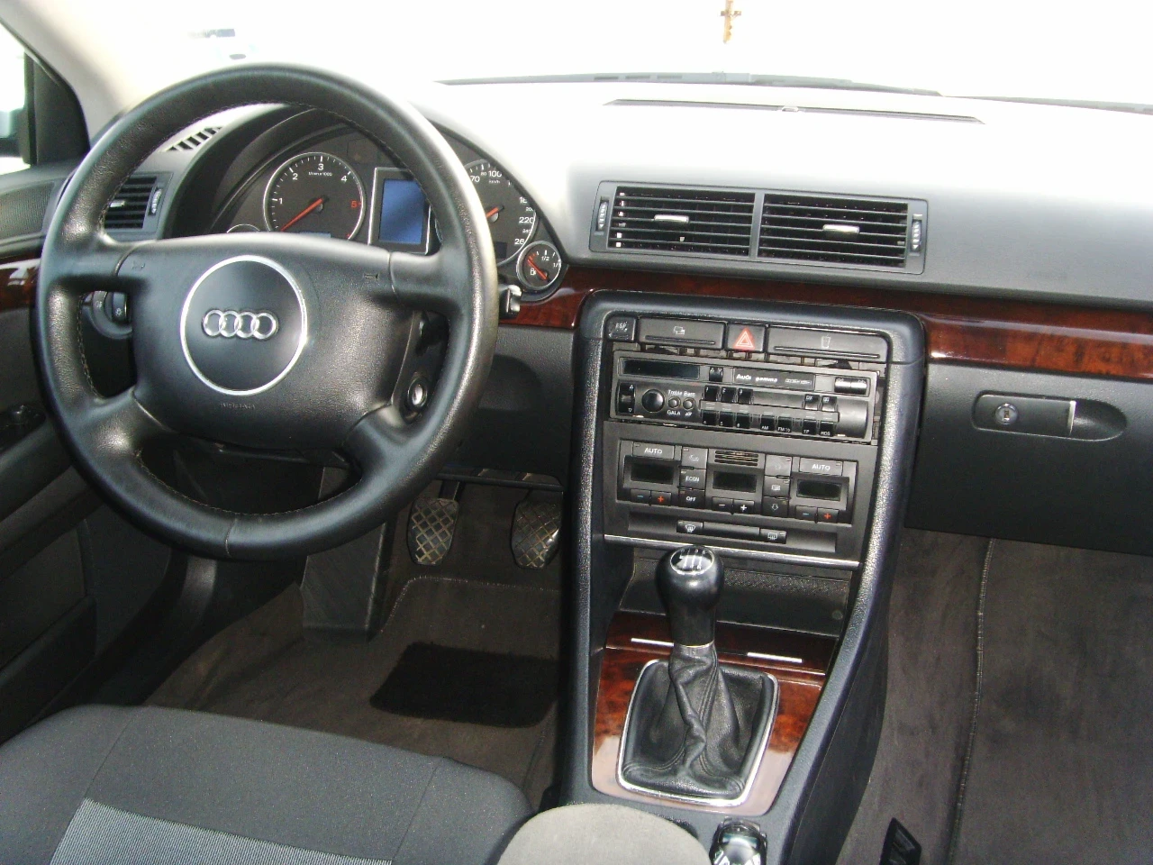 Audi A4, снимка 7 - Автомобили и джипове - 56151627