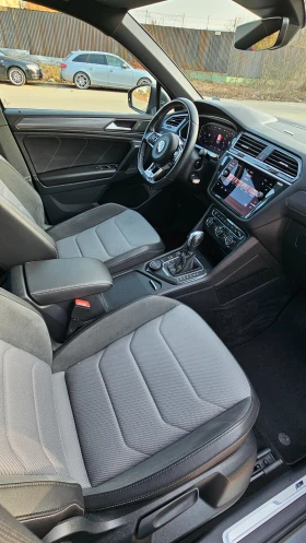 VW Tiguan Volkswagen Tiguan R-Line 4х4 - 32500 € / 63564.47 лв. - 31000914 13