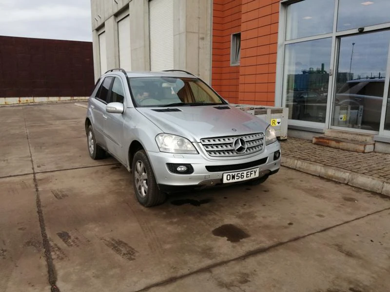 Mercedes-Benz ML 320 - [1] 