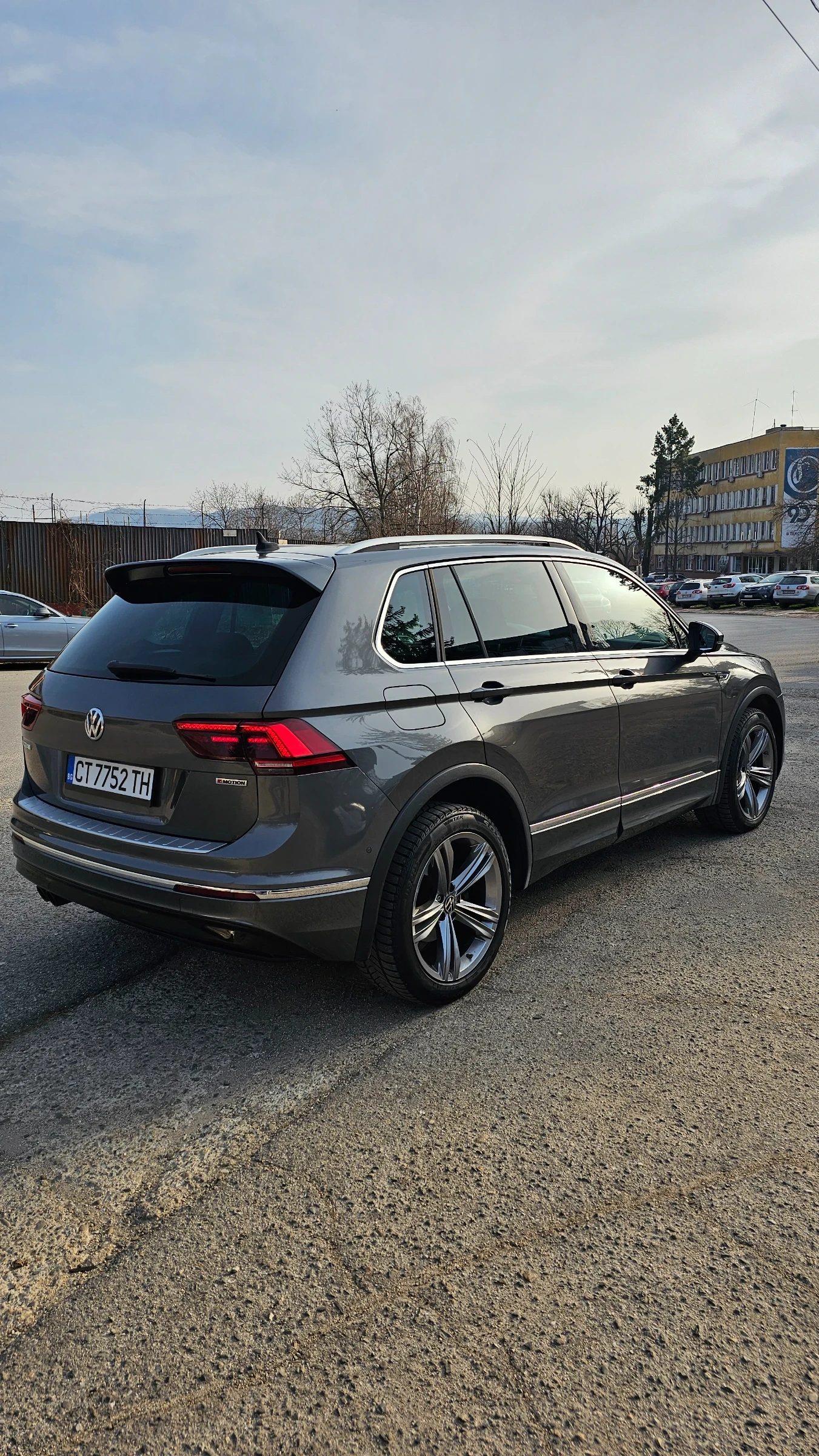 VW Tiguan Volkswagen Tiguan R-Line 4х4, снимка 7 - Автомобили и джипове - 53892367