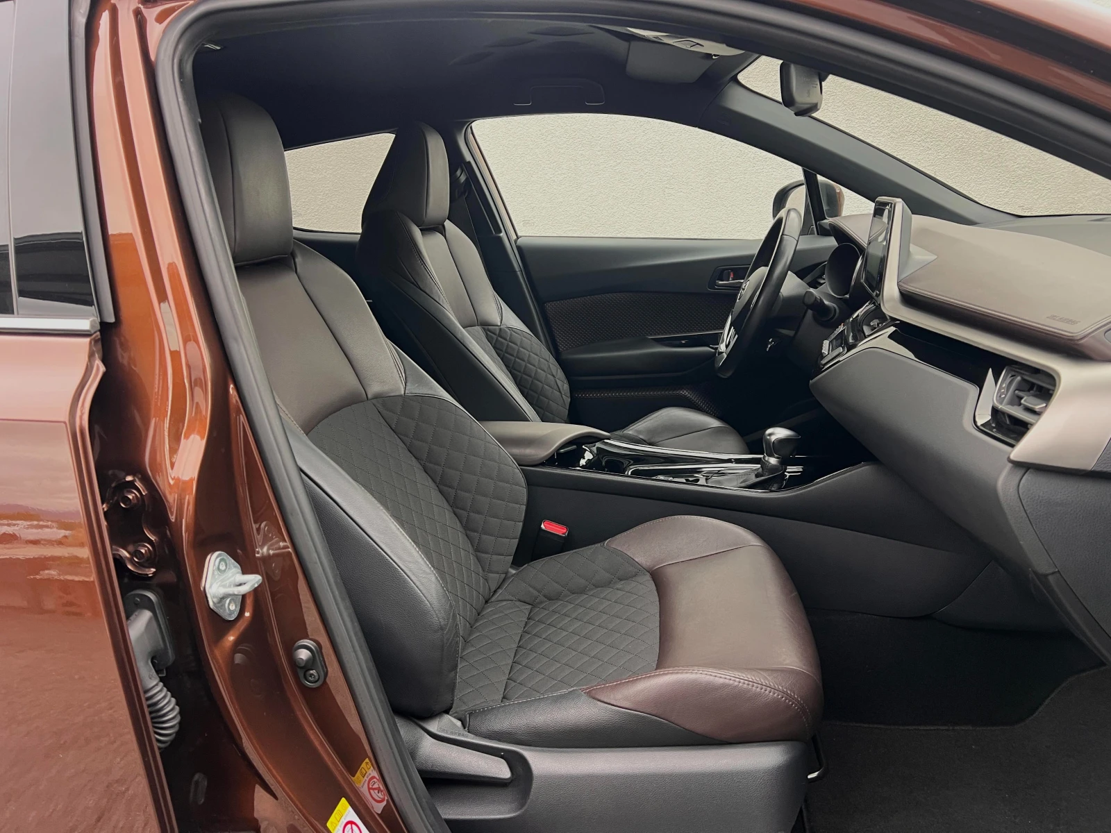 Toyota C-HR Hybrid 119000km * * * ПРОЧЕТИ ОПИСАНИЕТО* * * , снимка 11 - Автомобили и джипове - 54533265
