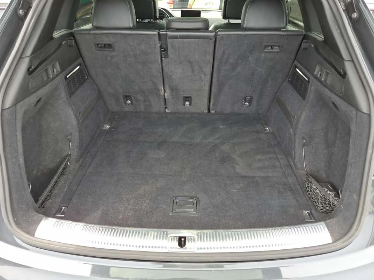 Audi SQ5 * PROGRESSIV * CARFAX * БЕЗ ПЪРВОНАЧАЛНА ВНОСКА, снимка 14 - Автомобили и джипове - 55076278