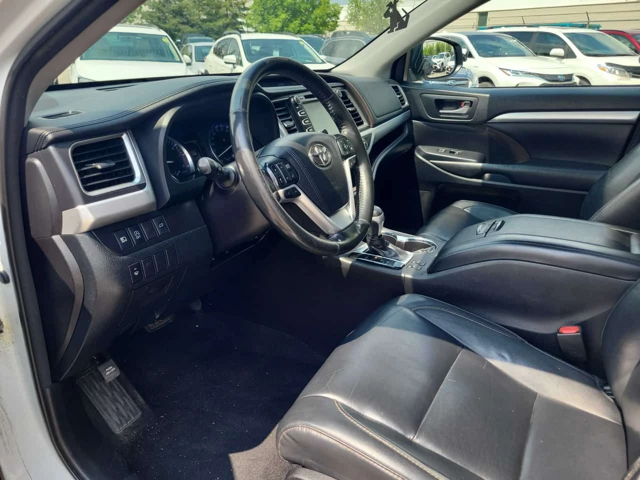 Toyota Highlander * XLE *  ГЛАВНО ПРЕДСТАВИТЕЛСТВО НА TOYOTA, снимка 5 - Автомобили и джипове - 55452298
