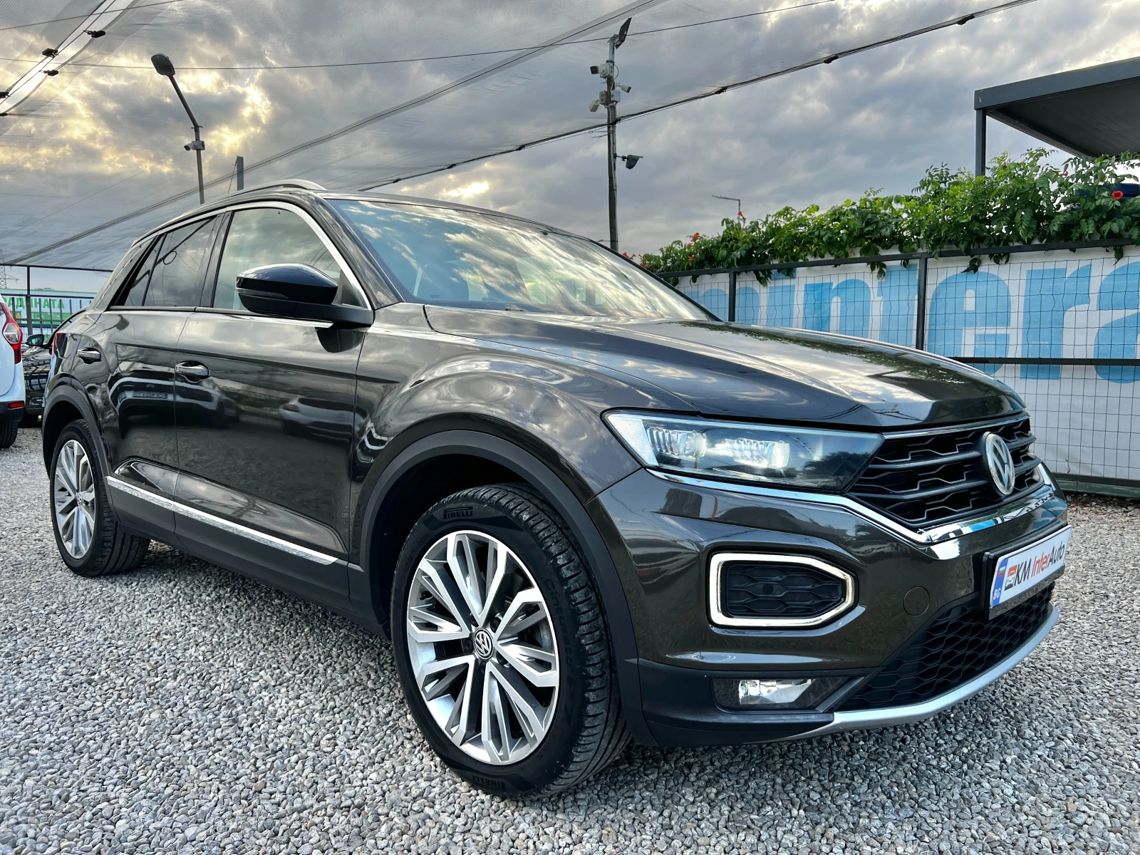VW T-Roc 2.0TDI 4MOTION/AUT/CAR PLAY/LED/КАМЕРА, снимка 3 - Автомобили и джипове - 56226760