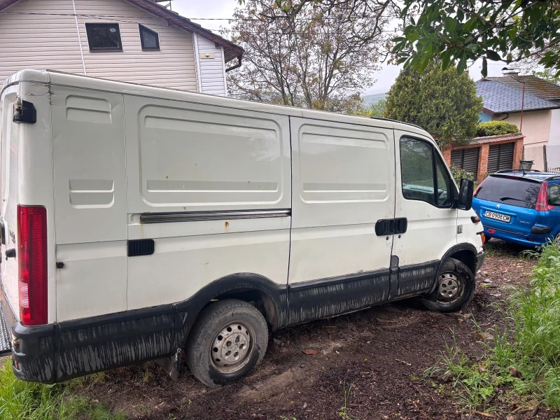 Iveco Daily, снимка 4 - Бусове и автобуси - 52702001